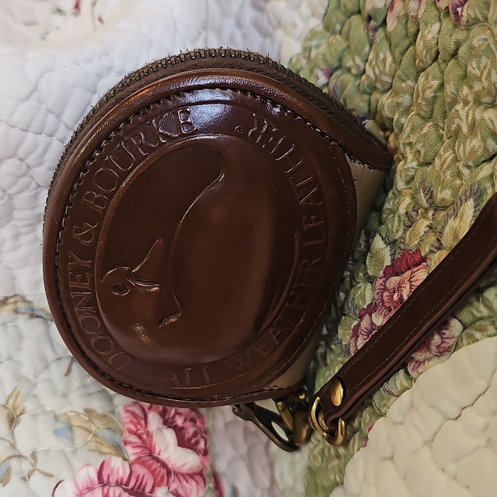 Vintage Dooney & Bourke AWL Taupe & Burnt Cedar Duck Coin Purse - Picture 16 of 16